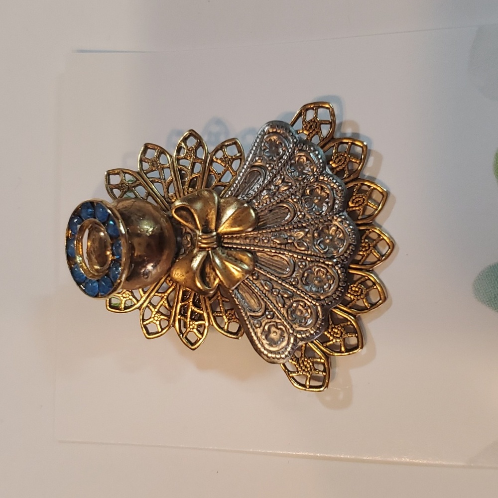 jewelry broch angel handcrafted